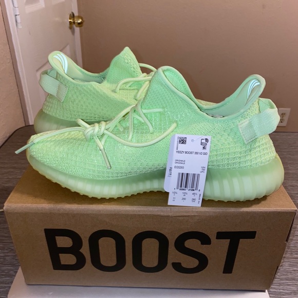 Adidas Yeezy Boost 350 V2 Glow